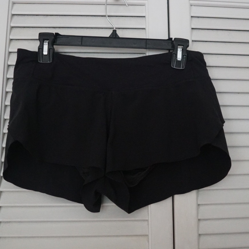 Lululemon Speed It Up Shorts Size 6